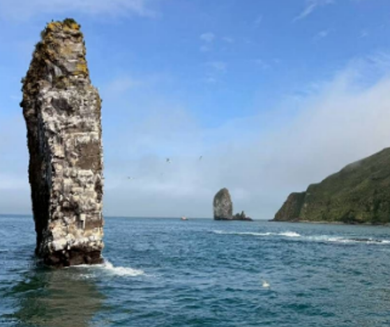 阿瓦查灣美食+奇岩巡航