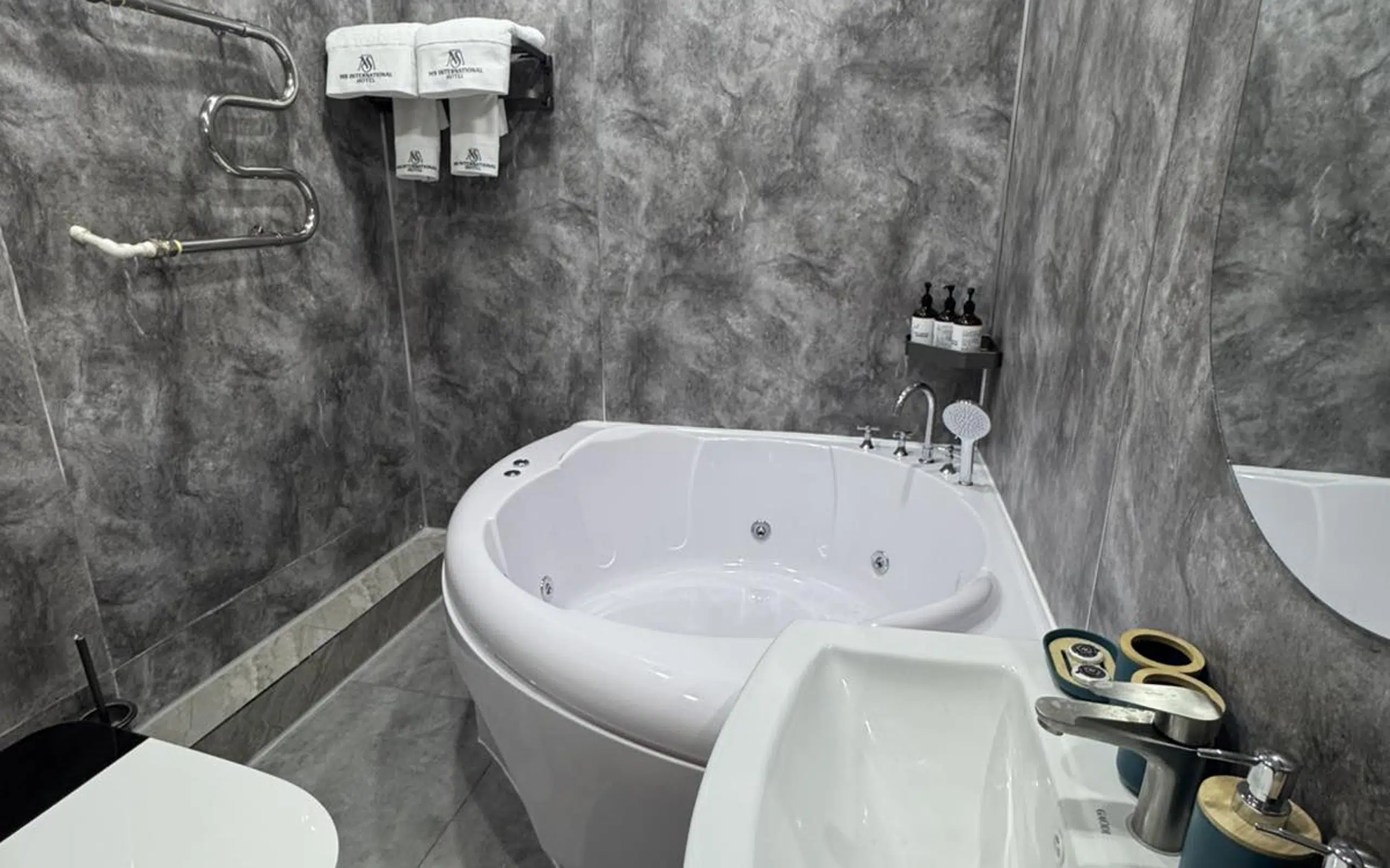 MS International Hotel