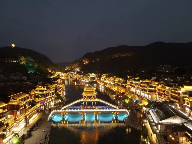 夜遊鳳凰古城