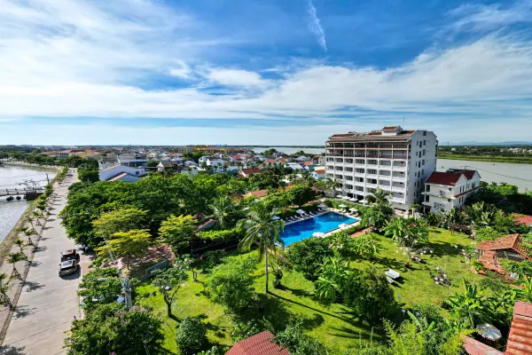 會安河畔度假村