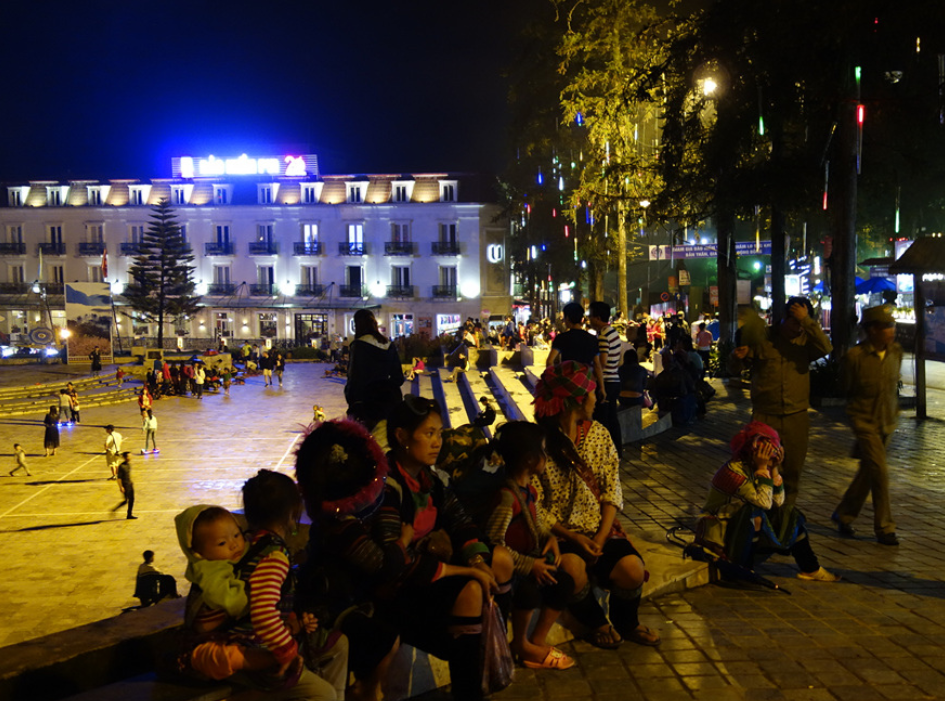 沙壩石教堂與愛情廣場