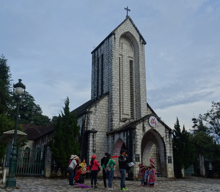 沙壩石教堂與愛情廣場