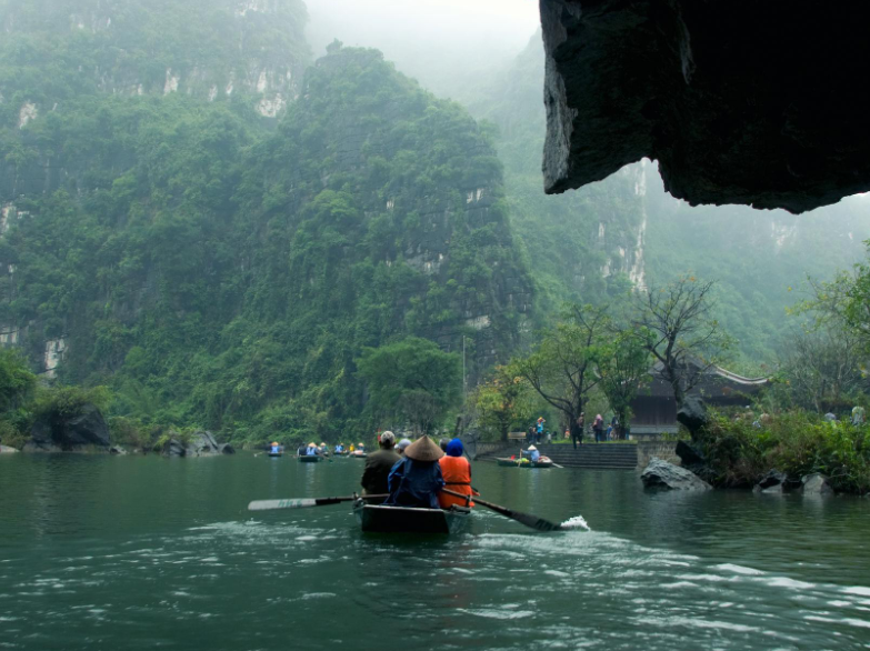 小舟遊覽長安生態保護區